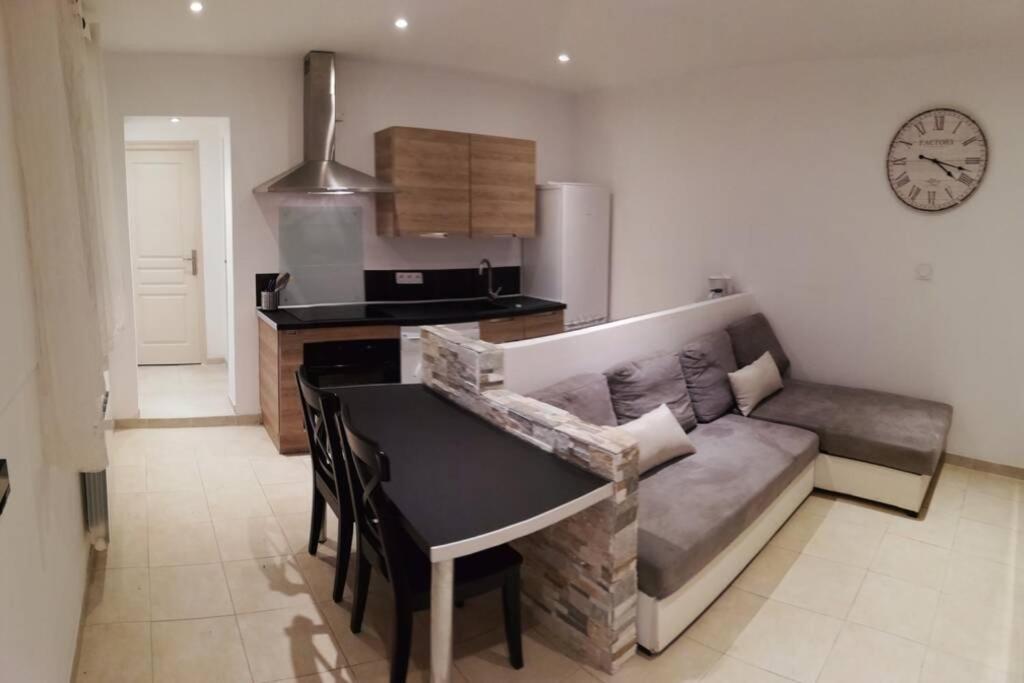 Appartement T2 Rez De Villa Proche Bord De Mer Le Pradet Luaran gambar
