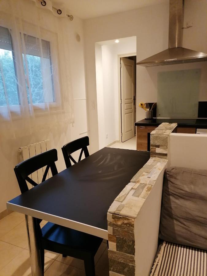 Appartement T2 Rez De Villa Proche Bord De Mer Le Pradet Luaran gambar