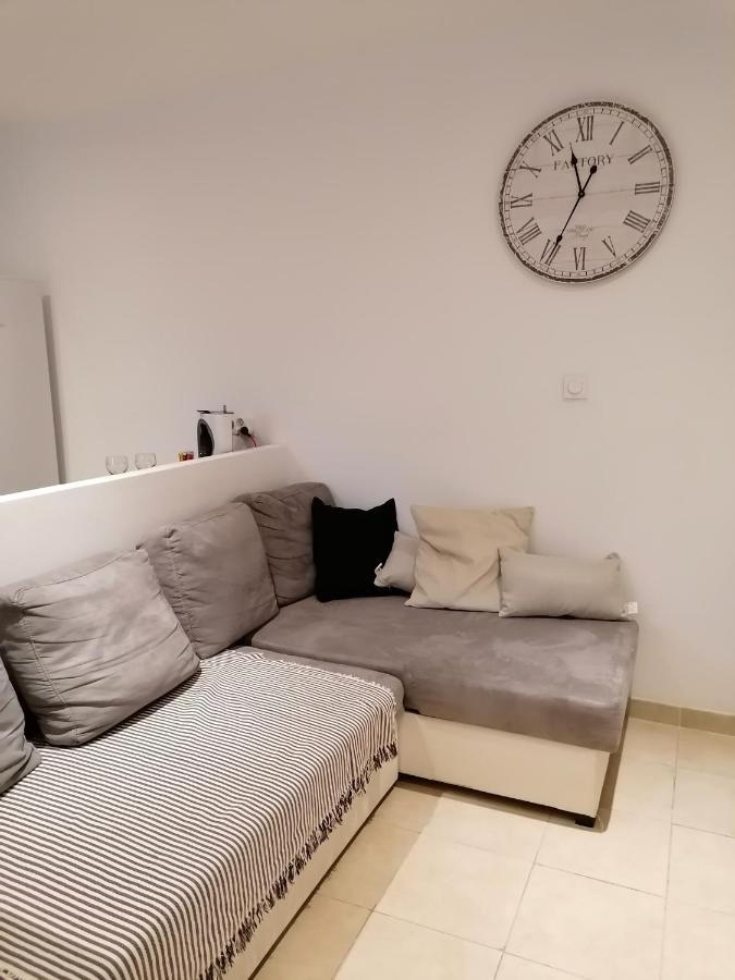 Appartement T2 Rez De Villa Proche Bord De Mer Le Pradet Luaran gambar
