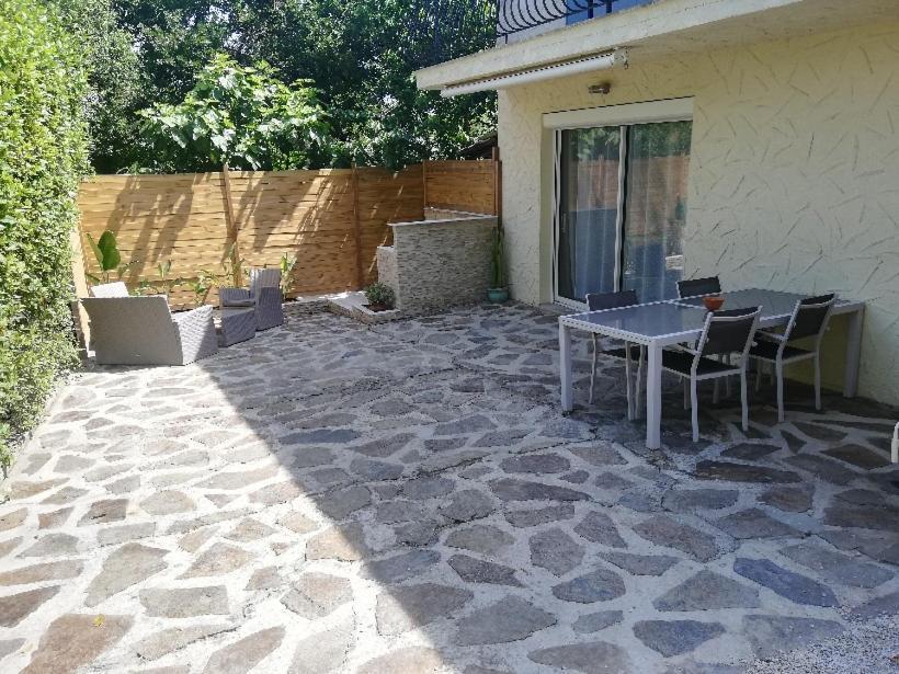 Appartement T2 Rez De Villa Proche Bord De Mer Le Pradet Luaran gambar