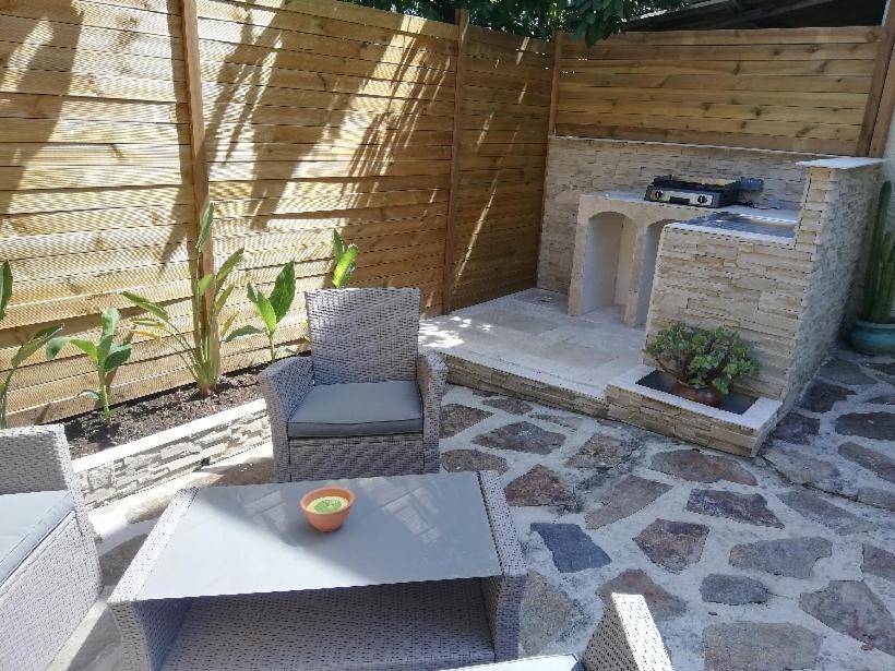 Appartement T2 Rez De Villa Proche Bord De Mer Le Pradet Luaran gambar